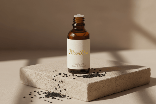 Huile de Nigelle : Bienfaits, Utilisation et Secrets d’un Trésor Naturel -  MoonRose