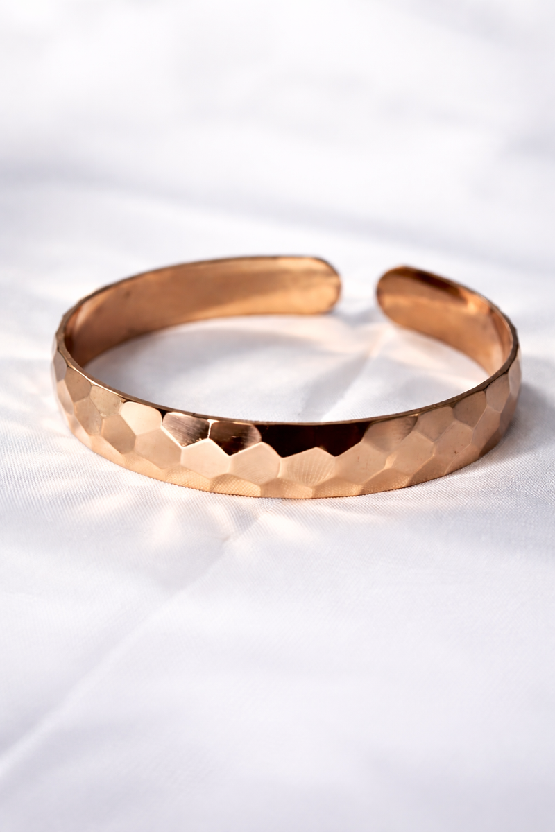 Bracelet Cuivre Martelé Ajustable — Artisanal & Élégance Naturelle | MoonRose