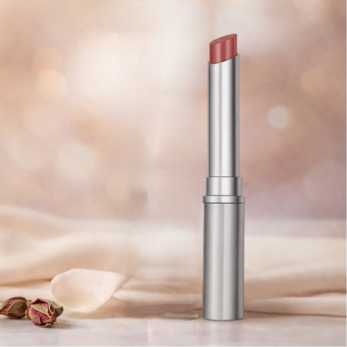 Baume à lèvres réparateur au miel de MoonRose, application sur lèvres gercées, texture douce et nourrissante.