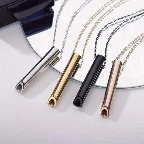 Collier de respiration anti stress MoonRose en or, conçu pour la respiration guidée immédiate et la relaxation.