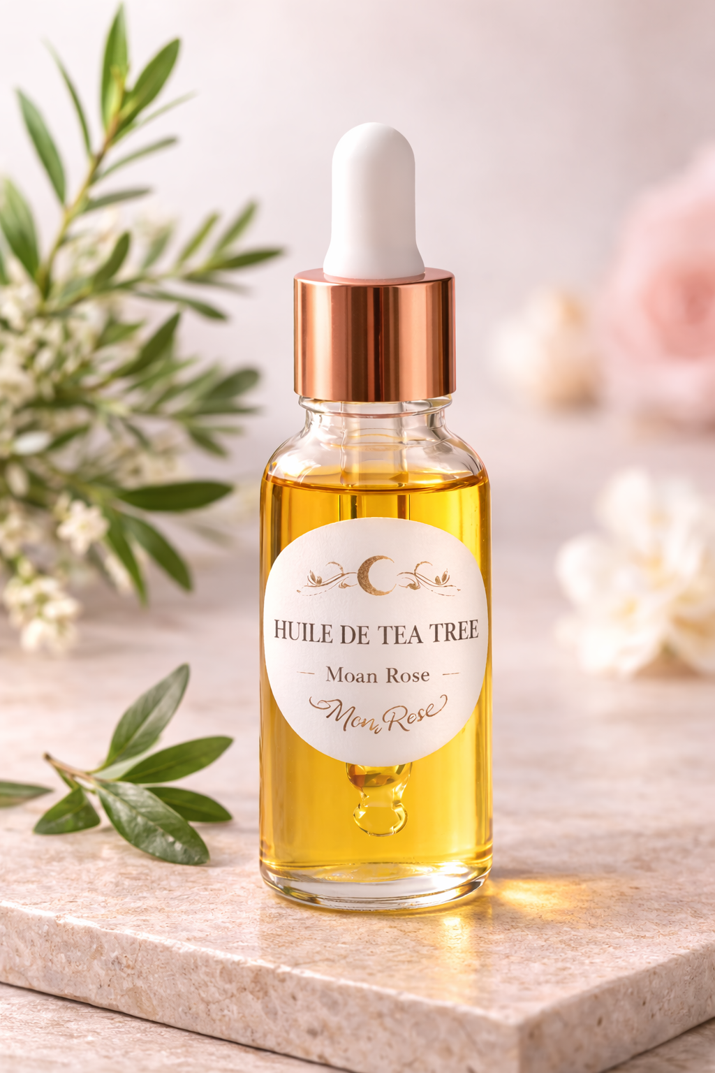 Huile essentielle d’arbre à thé MoonRose pour le visage, flacon de 20 ml, dans une bouteille en verre avec étiquette.